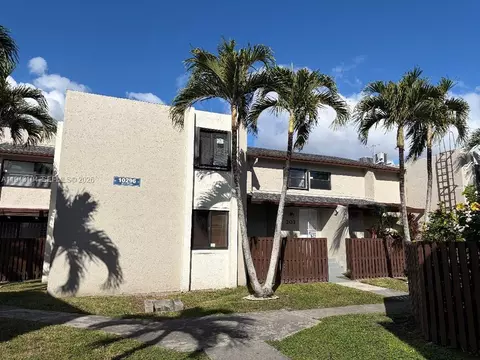 10296 NW 9th St Cir #202, Miami, FL 33172