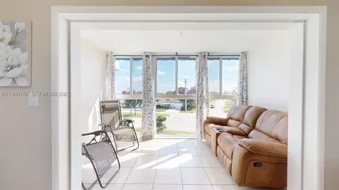 7877 Golf Cir Dr #304, Margate, FL 33063