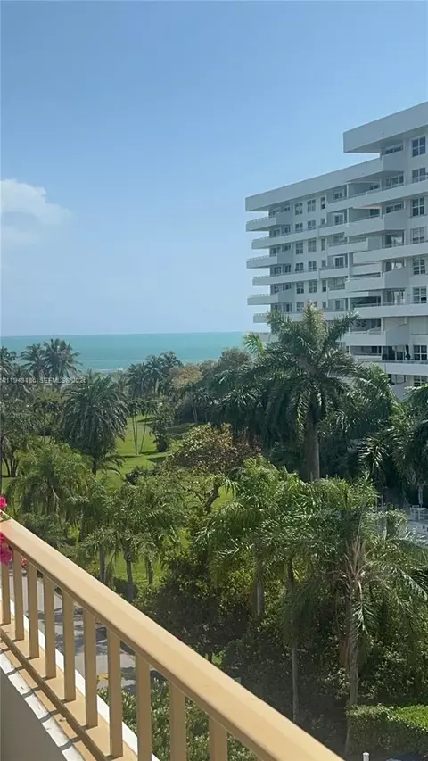 155 Ocean Lane Dr #611, Key Biscayne, FL 33149