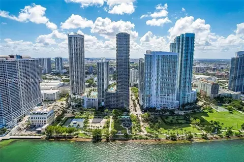 488 NE 18th St #1708, Miami, FL 33132