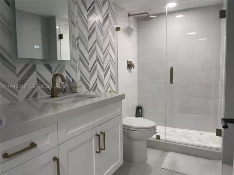2555 Collins Ave #1409, Miami Beach, FL 33140