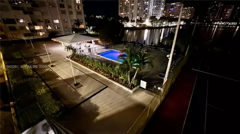 2750 NE 183rd St #906, Aventura, FL 33160