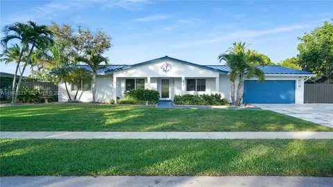 5921 SW 17th St, Plantation, FL 33317