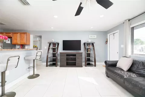 1417 SW 48th Ave, Fort Lauderdale, FL 33317