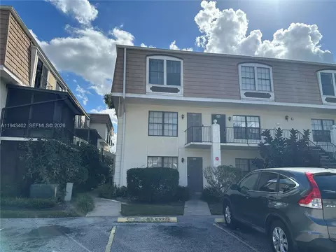 6060 Village Cir, Orlando, FL 32822