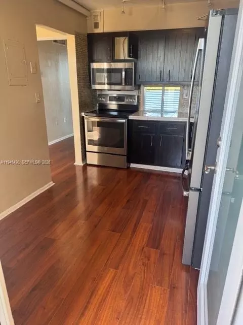 1075 NE Miami Gardens Dr #706, Miami, FL 33179