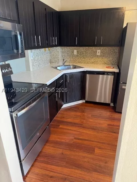 1075 NE Miami Gardens Dr #706, Miami, FL 33179 photo 2