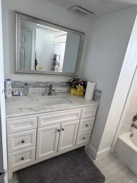 1075 NE Miami Gardens Dr #706, Miami, FL 33179 photo 12