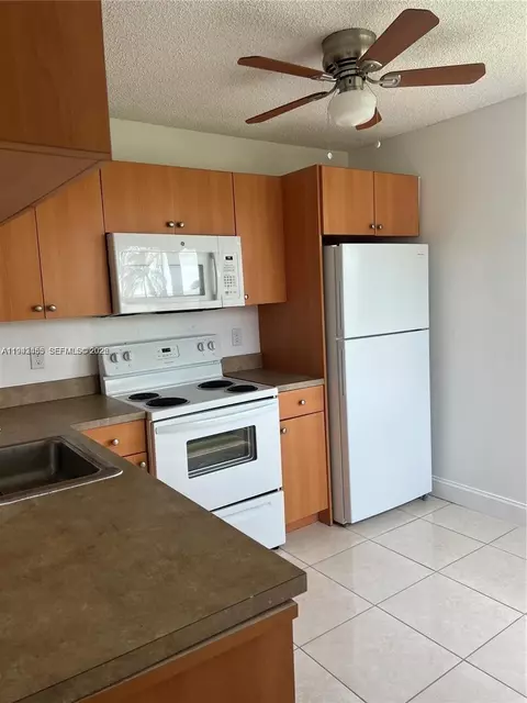 1017 Washington Cir #1017-I, Homestead, FL 33034