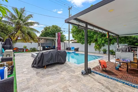 Other - 864 E 29th St, Hialeah, FL 33013 photo 4 of 8