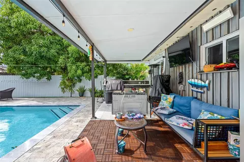 Other - 864 E 29th St, Hialeah, FL 33013 photo 5 of 8