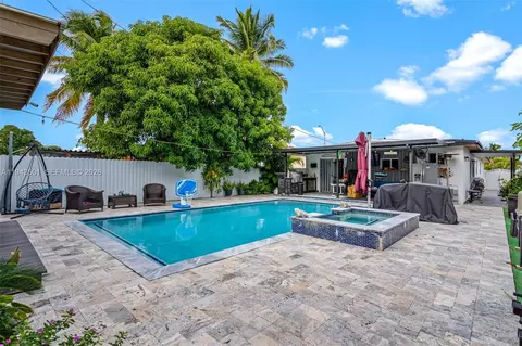 Exterior - 864 E 29th St, Hialeah, FL 33013 photo 7 of 8