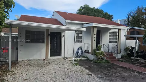 742 SW 10th St, Miami, FL 33130