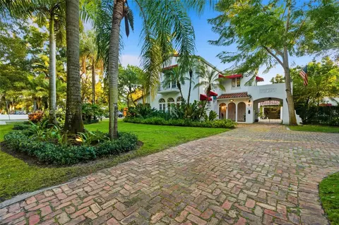 1302 Alhambra Cir, Coral Gables, FL 33134