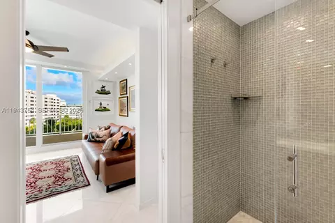 Bath - 791 Crandon Blvd #603, Key Biscayne, FL 33149 photo 4 of 7