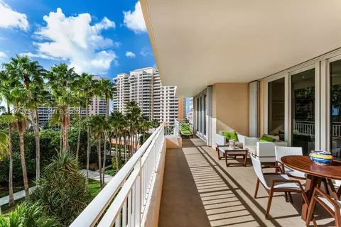 Exterior - 791 Crandon Blvd #603, Key Biscayne, FL 33149 photo 3 of 10