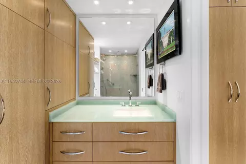 Bath - 791 Crandon Blvd #603, Key Biscayne, FL 33149 photo 5 of 7