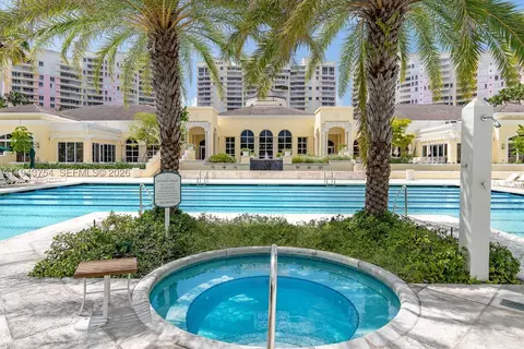 Exterior - 791 Crandon Blvd #603, Key Biscayne, FL 33149 photo 8 of 10