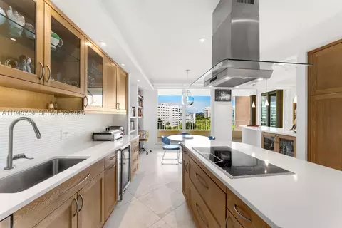Kitchen - 791 Crandon Blvd #603, Key Biscayne, FL 33149 photo 1 of 3