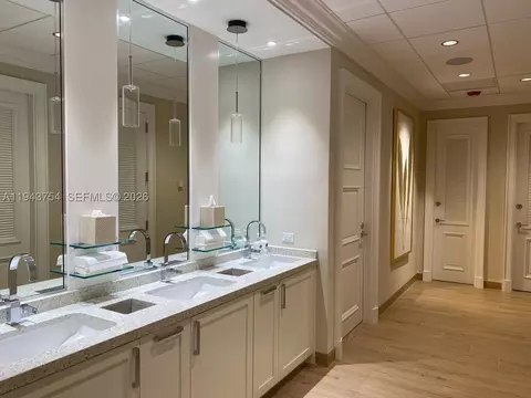 Bath - 791 Crandon Blvd #603, Key Biscayne, FL 33149 photo 7 of 7