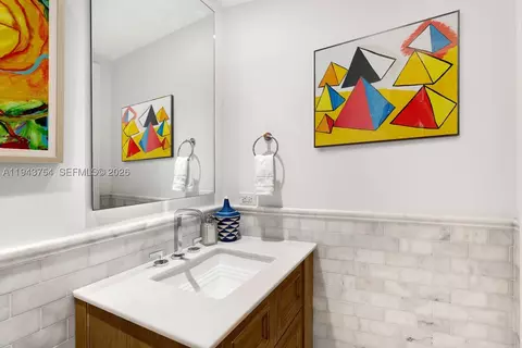 Bath - 791 Crandon Blvd #603, Key Biscayne, FL 33149 photo 6 of 7