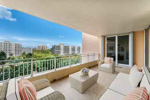 Exterior - 791 Crandon Blvd #603, Key Biscayne, FL 33149 photo 4 of 10
