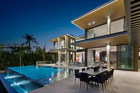 217 E Rivo Alto Dr, Miami Beach, FL 33139