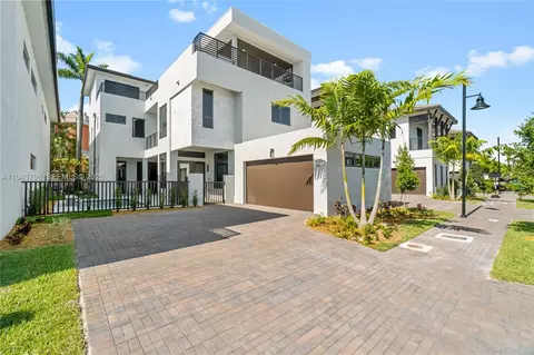 8091 NW 48th Ter, Doral, FL 33166