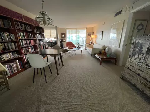 6039 Collins Ave #1232, Miami Beach, FL 33140