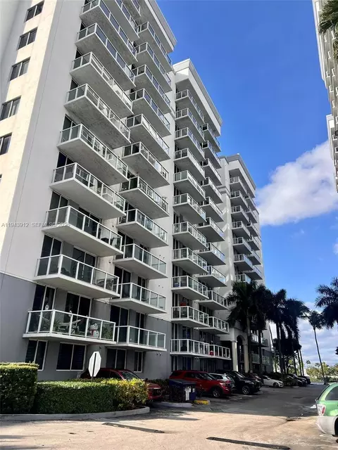 5091 NW 7th St #302, Miami, FL 33126