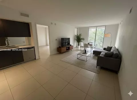31 SE 6th St #407, Miami, FL 33131