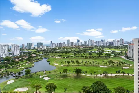 20301 W Country Club Dr #PH-28, Aventura, FL 33180