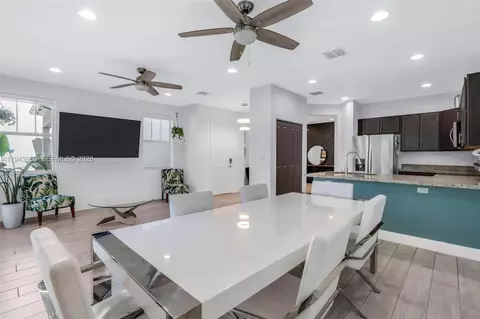 4923 NW 48th Ter, Tamarac, FL 33319