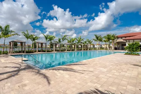Exterior - 3386 W 106th Ter, Hialeah, FL 33018 photo 5 of 7