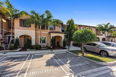 Exterior - 3386 W 106th Ter, Hialeah, FL 33018 photo 1 of 7
