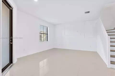 Living - 3386 W 106th Ter, Hialeah, FL 33018 photo 4 of 6
