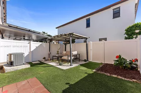 Exterior - 3386 W 106th Ter, Hialeah, FL 33018 photo 2 of 7