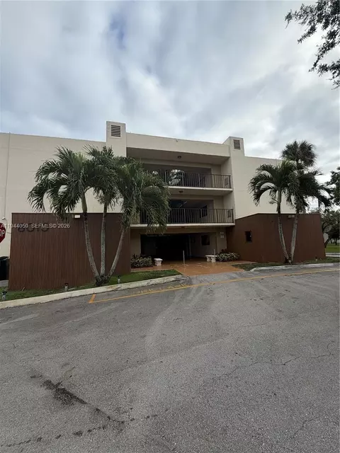 8015 SW 107th Ave #213, Miami, FL 33173