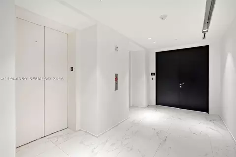1000 Biscayne Blvd #TH 1201, Miami, FL 33132