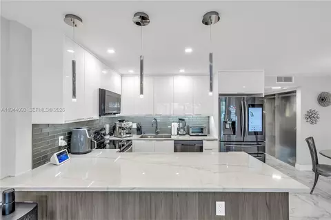 1009 Berkshire A #1009, Deerfield Beach, FL 33442