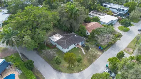2500 Overbrook St, Miami, FL 33133 photo 6
