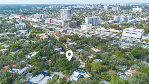 2500 Overbrook St, Miami, FL 33133 photo 4