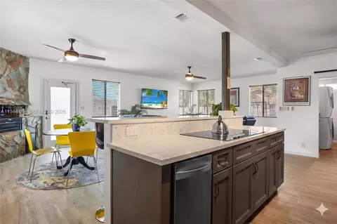 316 NW 29th St, Wilton Manors, FL 33311