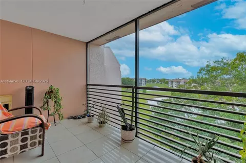 2981 N Nob Hill Rd #406, Sunrise, FL 33322