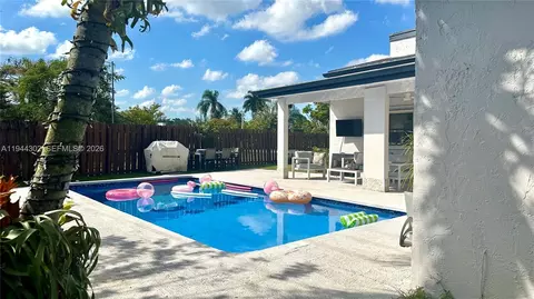 528 SW 166th Ter, Weston, FL 33326