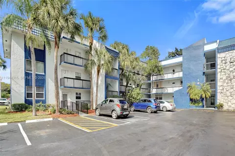 3180 Holiday Springs Blvd #5-109, Margate, FL 33063