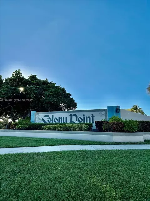 1000 Colony Point Cir #303, Pembroke Pines, FL 33026