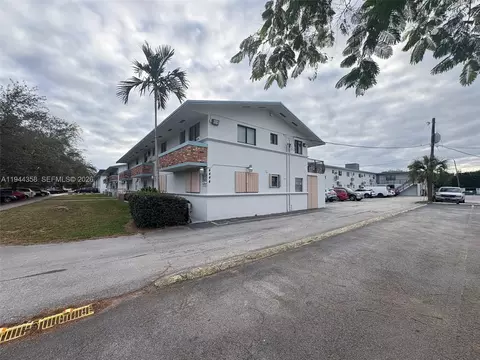 4444 SW 67th Ave #6, Miami, FL 33155