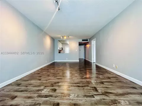 2300 Park Ln #201, Hollywood, FL 33021