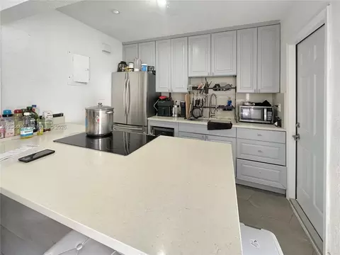 971 79th Ter, Miami Beach, FL 33141